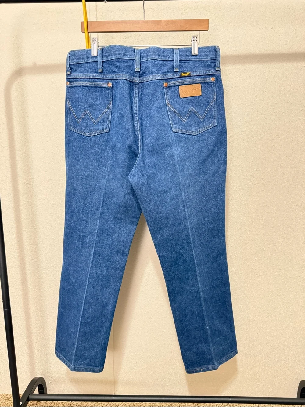 Wrangler Light Blue Denim Jeans - Straight Fit